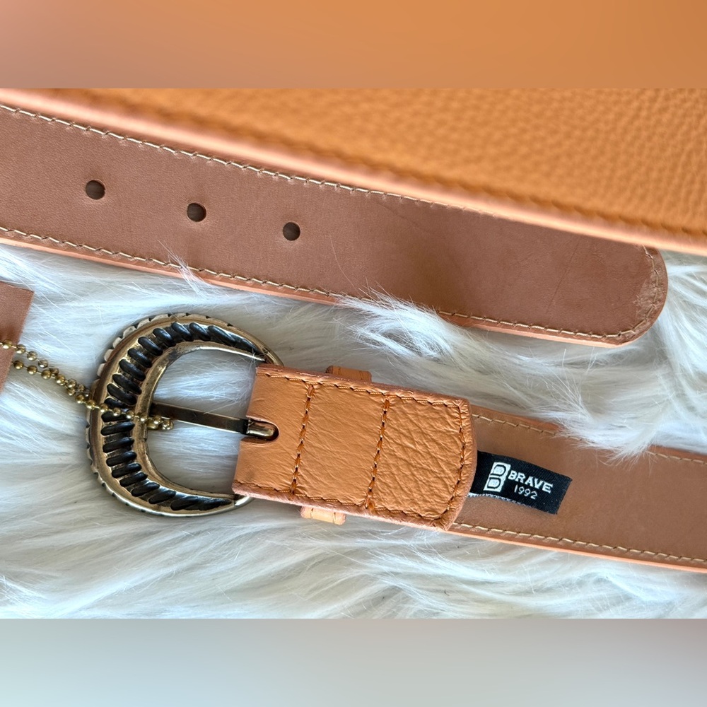 🇨🇦 Brave Leather Collection - Lisette - Picture 10 of 15
